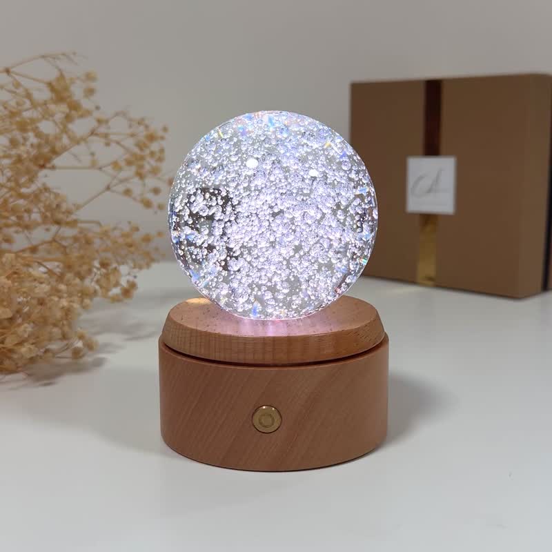 【客制】刻字 水晶球 座枱灯 小夜灯 毕业 生日 升迁 移民 结婚 - 摆饰 - 其他材质 多色