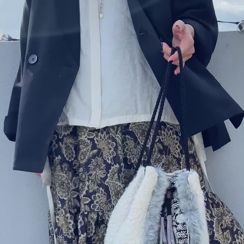 【数量限定】羊羔绒风格羊毛 × 印度刺绣丝带 束口袋包 毛绒 手提 斜肩背 2WAY 轻量款 - 其他 - 羊毛 白色