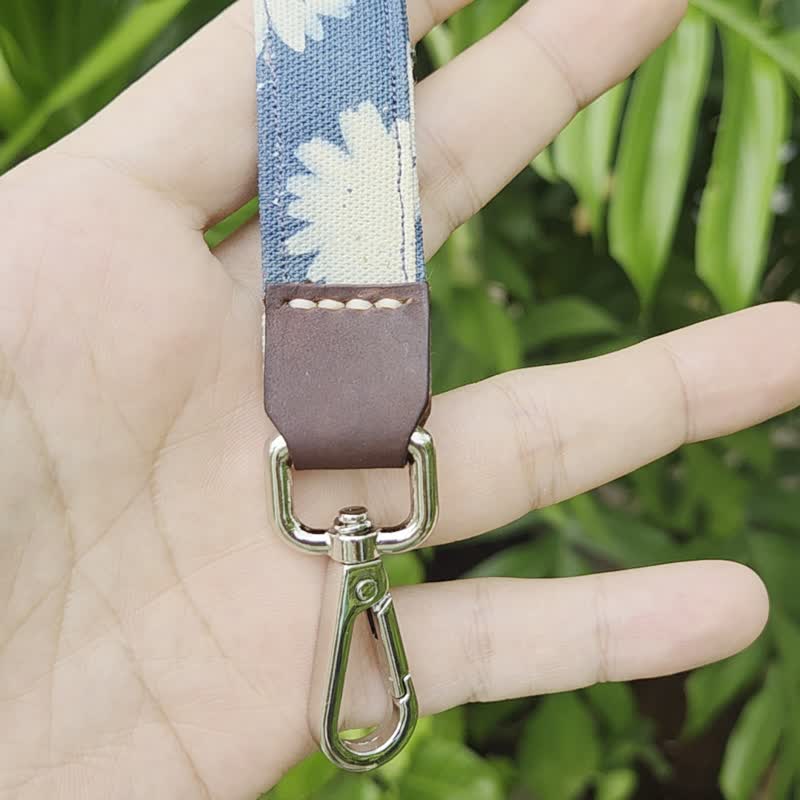 钥匙扣，棉质带，雏菊图案，采用蓝晒技术印刷。 - 吊饰 - 棉 蓝色