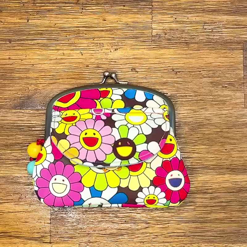 日光小巷手做缤纷笑咪咪花朵子母手作包口金包多功能包 - 皮夹/钱包 - 棉．麻 