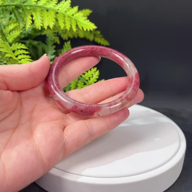 福利款 深玫粉蔷薇辉手镯58MM 水润玉化闪片桃花玉手环 冷静信心 - 手链/手环 - 半宝石 