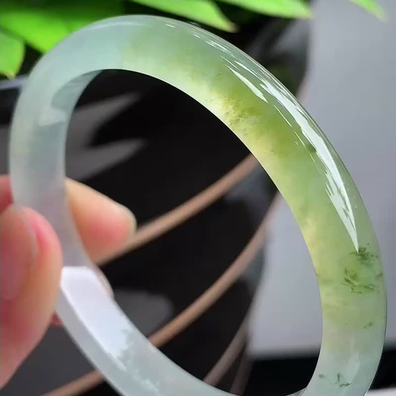 冰种翡翠天然翡翠玉镯 A玉手镯 玉鈪 • 冰种黄飘花翡翠贵妃镯 - 手链/手环 - 玉石 黄色