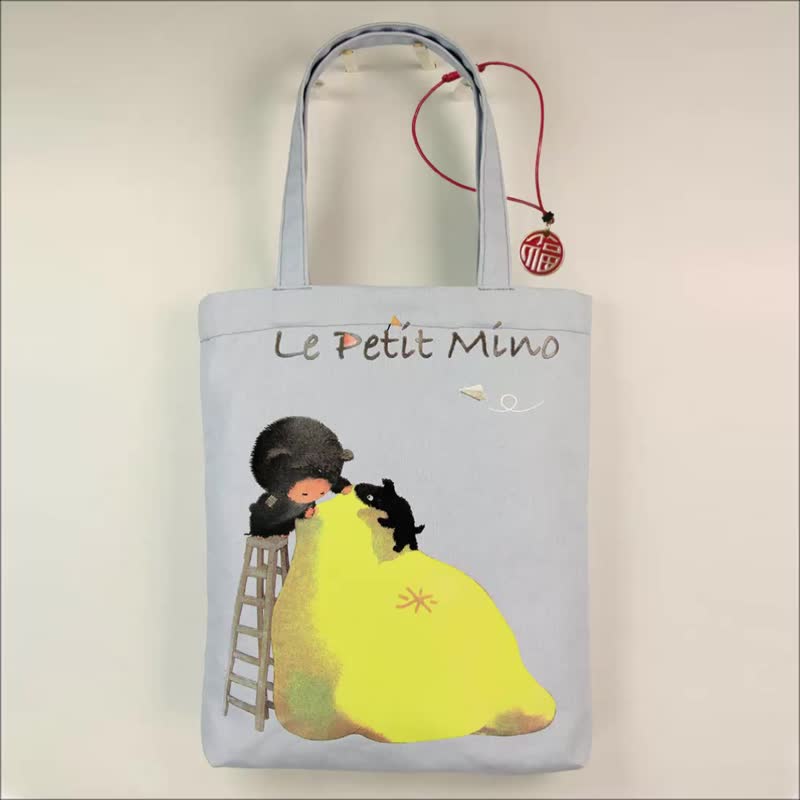 新年福袋2件组 直式托特包插画家包包x黄铜福字皮绳祝福文字挂饰 - 手提包/手提袋 - 棉．麻 多色