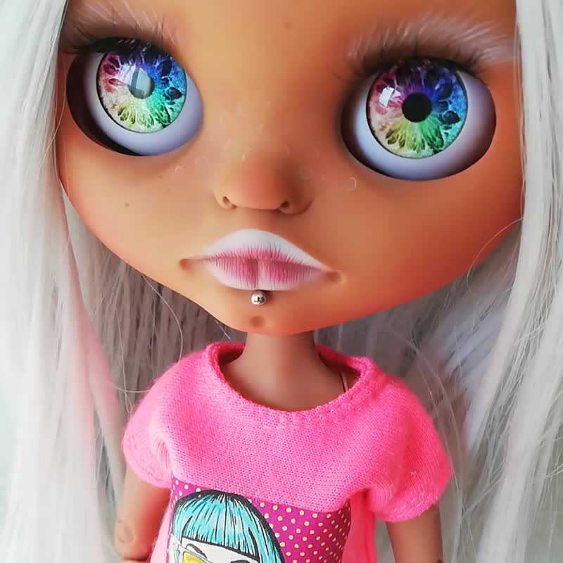 Blythe custom doll Sia dark skintone white hair Tbl piercing - 玩偶/公仔 - 塑料 白色