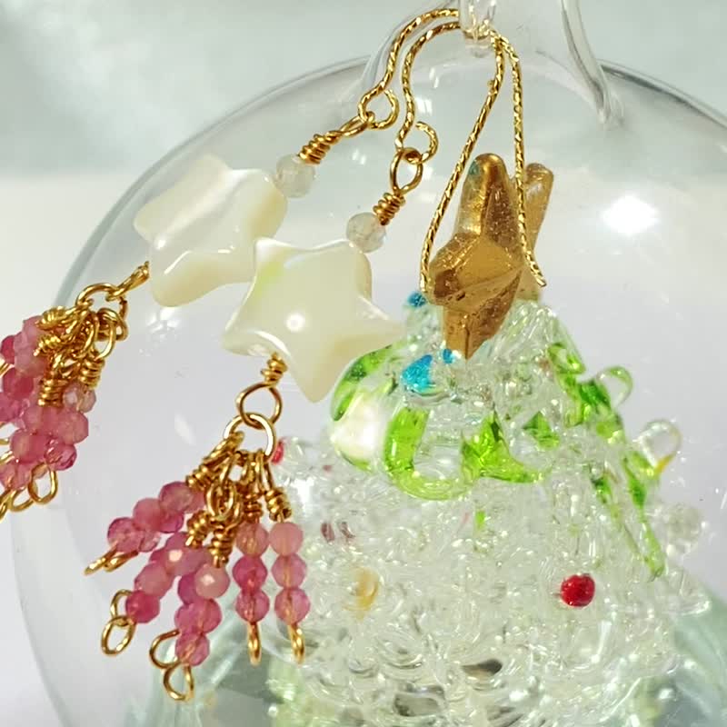 Spreading shooting star series 14kgf shell and pink tourmaline hook earrings - 耳环/耳夹 - 宝石 粉红色