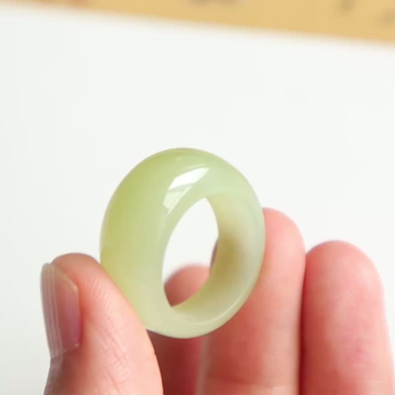 天然黄口和田玉馒头戒指 冰底黄口料指环 料子细腻油润 内径18mm - 戒指 - 玉石 