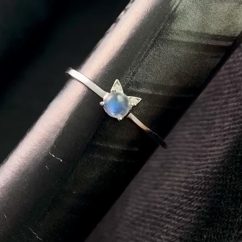 强蓝光印度月光石猫咪925戒指 - 戒指 - 水晶 透明