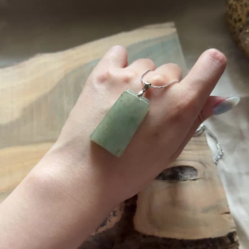 【翡翠】冰油青无事牌翡翠胸坠 - 项链 - 宝石 