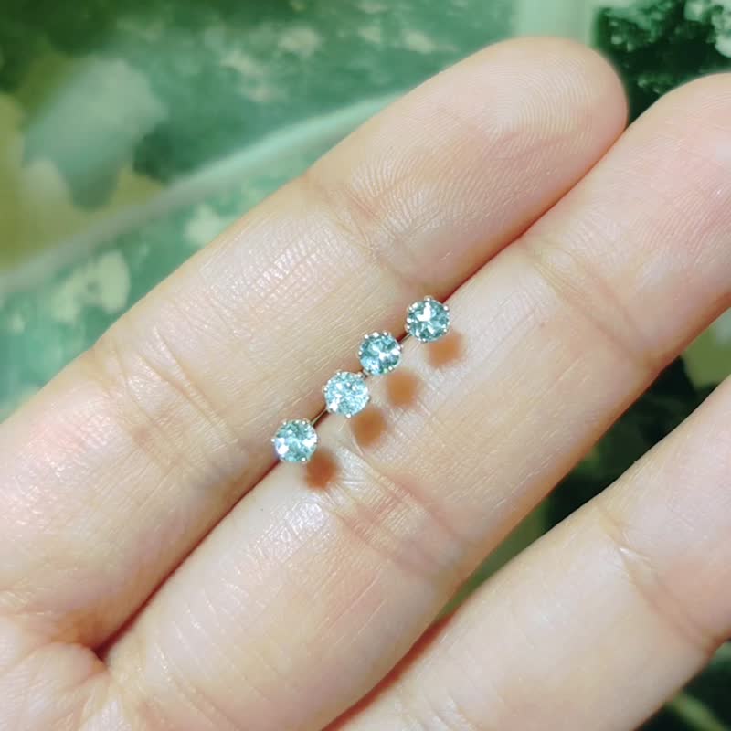 SV925 迷你水蓝托帕石单钻耳环(耳夹) 3mm 皇冠六爪镶 养耳棒 - 耳环/耳夹 - 水晶 蓝色
