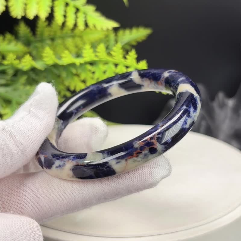 蓝纹玉手镯 圆条 53mm 牛仔蓝飘红纹 - 手链/手环 - 半宝石 蓝色