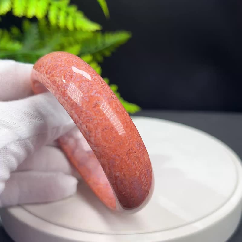 精美 珊瑚玉手镯 57MM 冰润高瓷玉化橘粉 柠檬片凤尾纹 灵气脉轮 - 手链/手环 - 玉石 