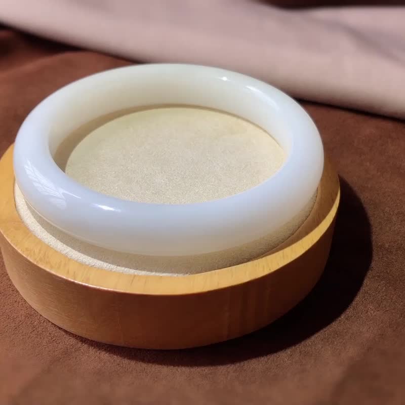天然羊脂白玉 和田玉老坑 一级白油润柔和 圈口61 - 吊饰 - 玉石 