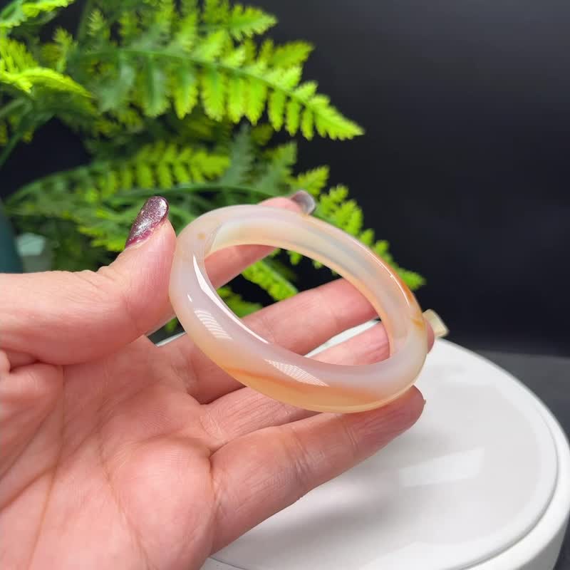 精品溏心玛瑙手镯 54MM 冰润粉白飘蜂蜜糖天眼玉髓手环 柔美迷人 - 手链/手环 - 半宝石 