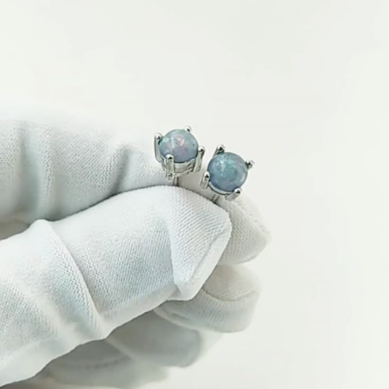 Silver earrings,Natural Opal Stone ,stud earrings - 耳环/耳夹 - 纯银 