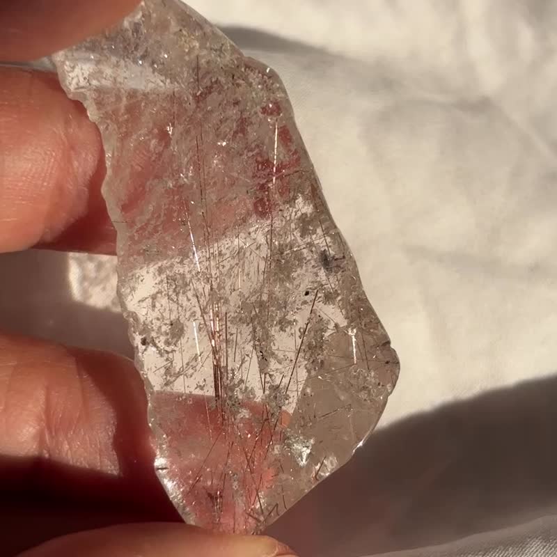 幽灵穿髪 白幽灵 铜髪晶 水晶 随型 手把玩 天然原石 水晶原石 - 摆饰 - 水晶 卡其色