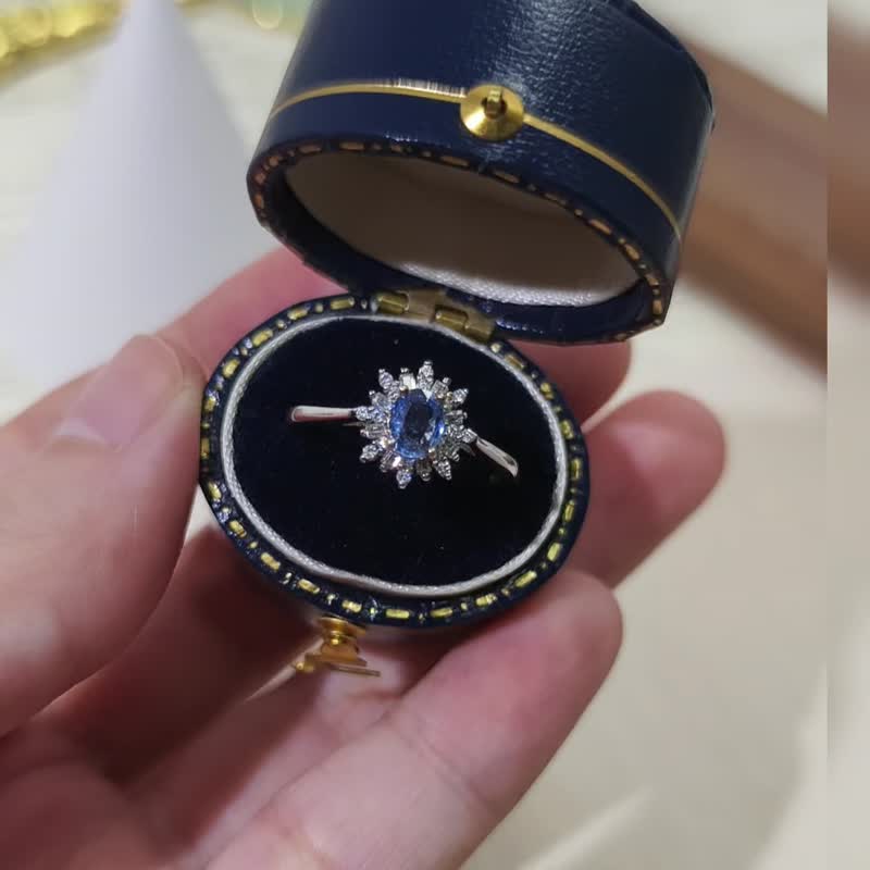 蓝宝石戒 天然蓝宝石 0.35克拉 雪花造型 9月诞生石 【圣诞饰品】 - 戒指 - 宝石 蓝色