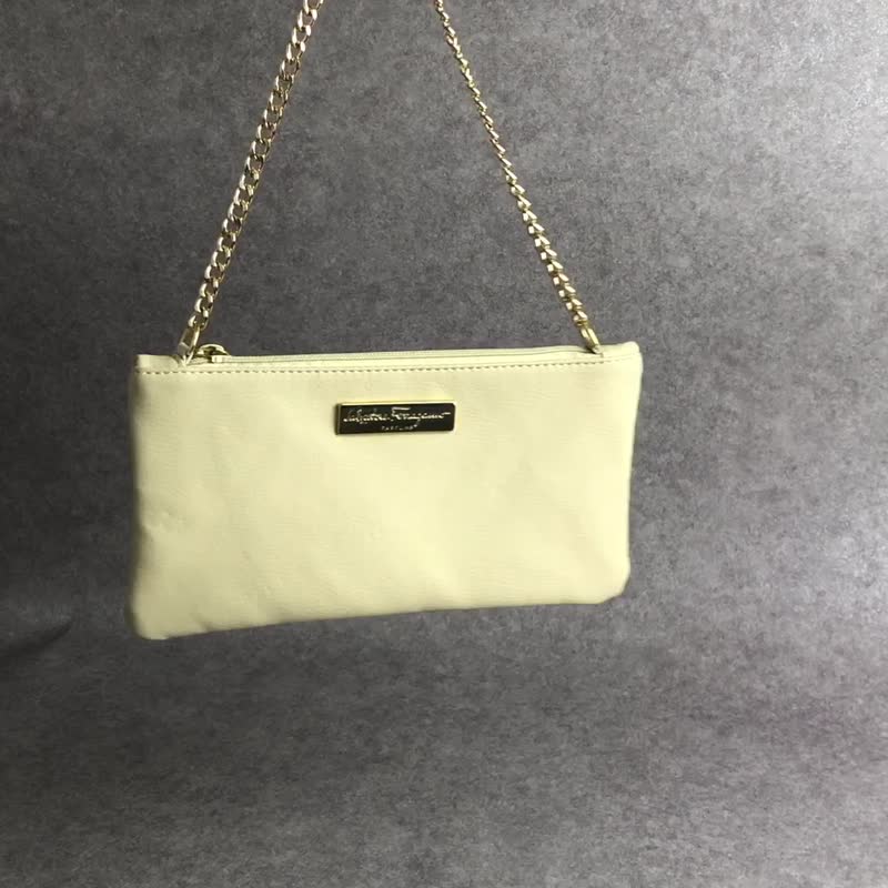 【VintageShop solo 日本直送中古包专卖店】Salvatore Ferragamo 经典款手提包 燕麦色 品牌标志 饰品收纳包 y3ay4g - 手提包/手提袋 - 真皮 咖啡色