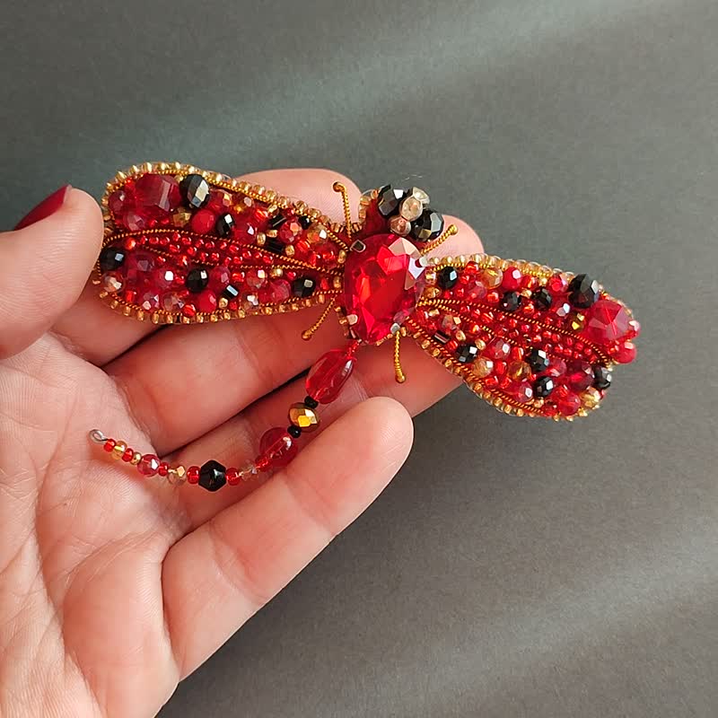 蜻蜓刺绣胸针  手工水钻串珠胸针  送给妻子的礼物 订制牛仔夹克 - 胸针 - 玻璃 红色