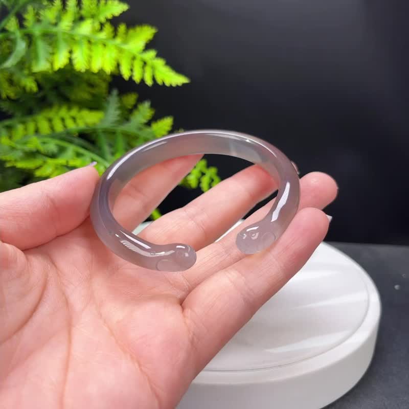 灰色开口玛瑙手镯 59MM 冰润起光雕刻猫爪玉髓手环 清新细腻百搭 - 手链/手环 - 半宝石 灰色