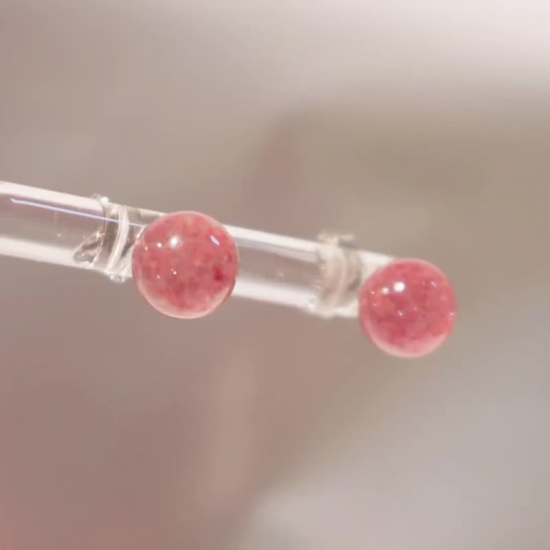 925纯银 草莓石7.5-8mm。耳钉 - 耳环/耳夹 - 宝石 红色