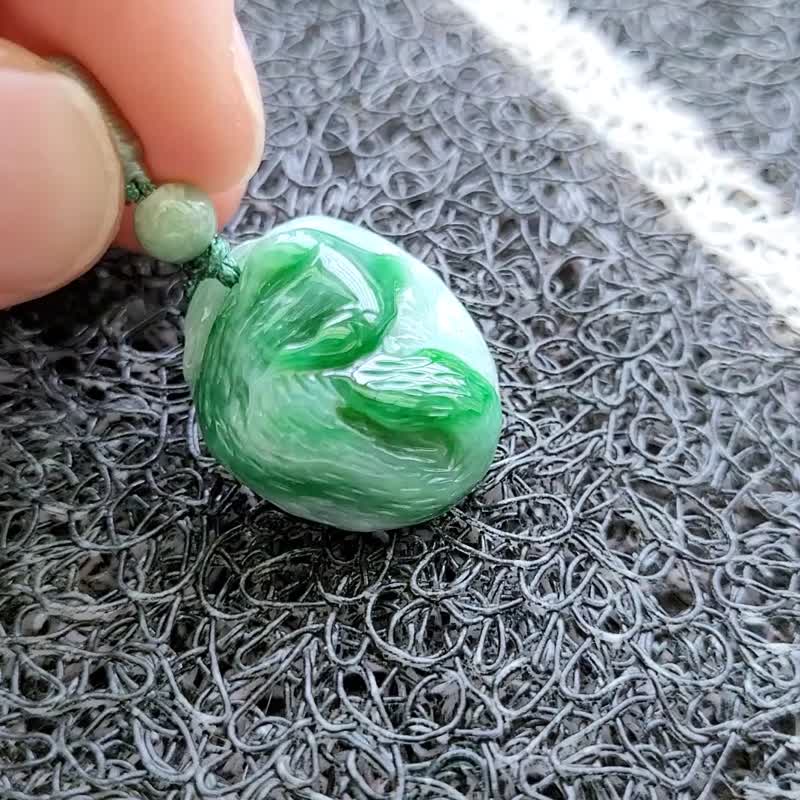 亲翠 天然翡翠 冰辣绿无敌可爱小睡狐调整式绳链 招桃花人缘 - 项链 - 玉石 多色