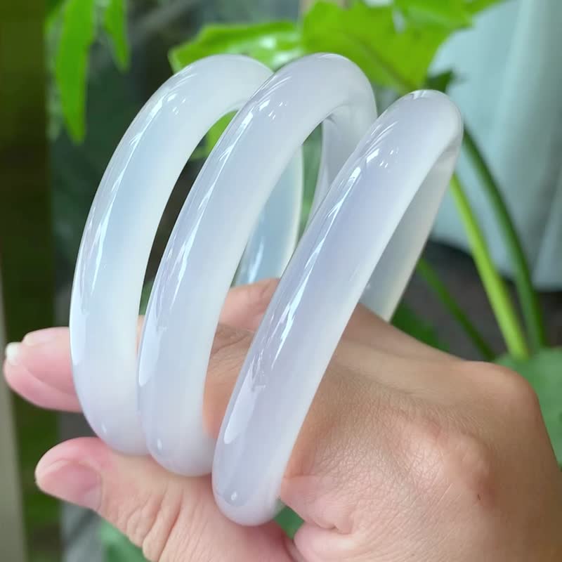 日熙 | 淡粉玉髓 / 圆骨镯 / 圆条 / 手围 | 天然A货玉石手镯 - 手链/手环 - 玉石 白色