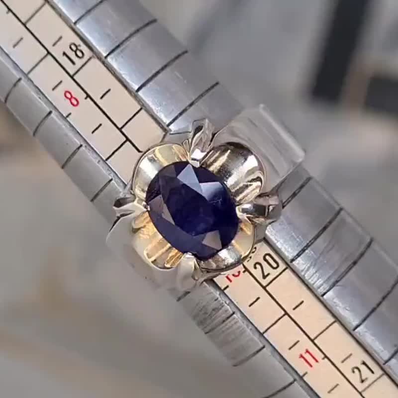 蓝宝石戒指 天然深蓝色蓝宝石 手工饰品 男女皆宜 - 戒指 - 宝石 蓝色