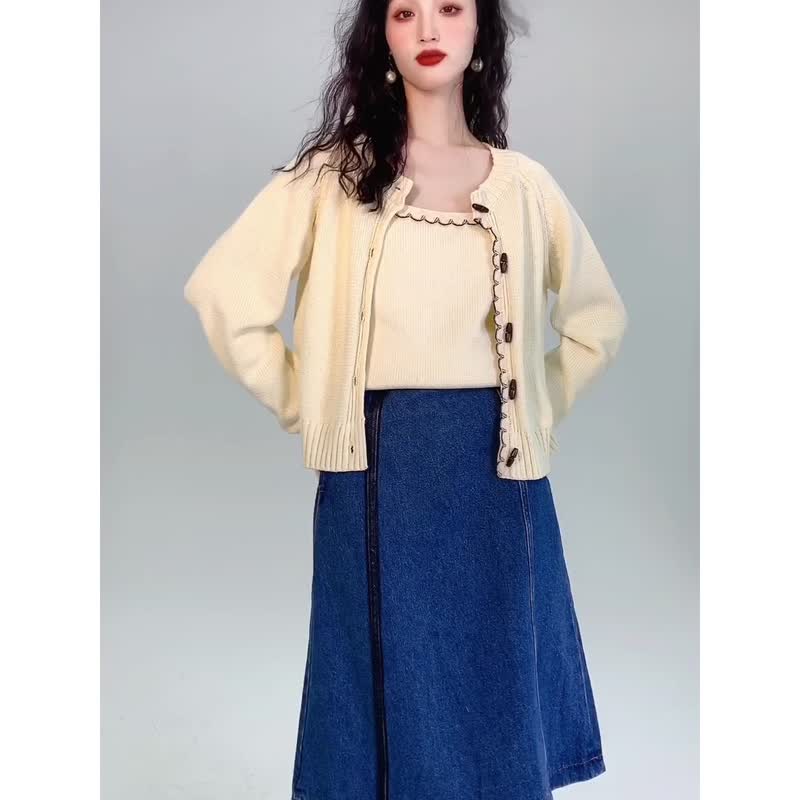 秋季新品 白色牛角扣针织开衫吊带两件套  针织毛衣 - 女装针织衫/毛衣 - 棉 