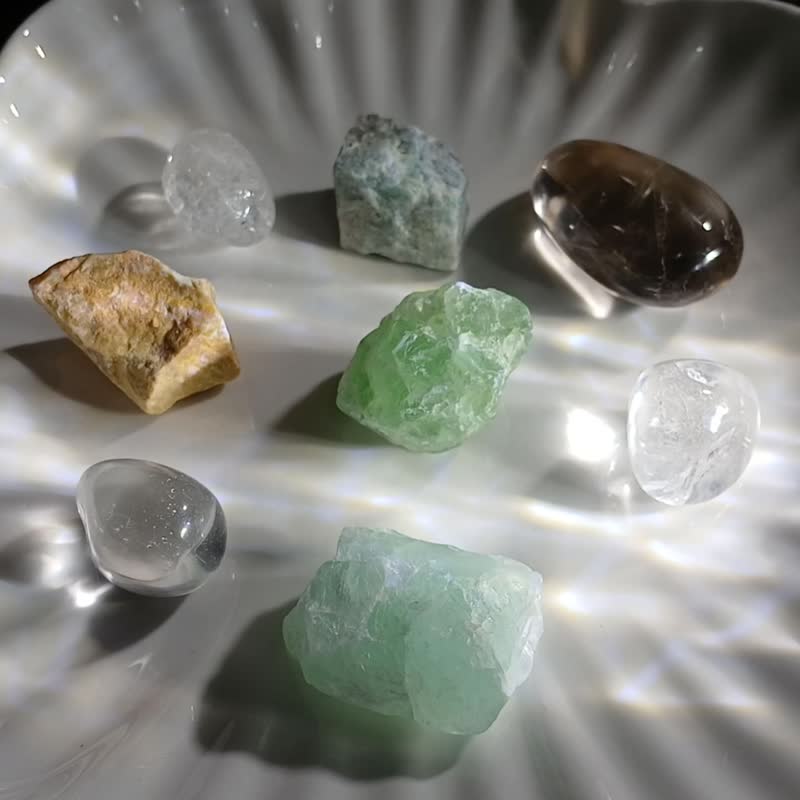 【快速出货】交换礼物-台湾限定-疗愈水晶矿石盲盒 - 摆饰 - 水晶 多色