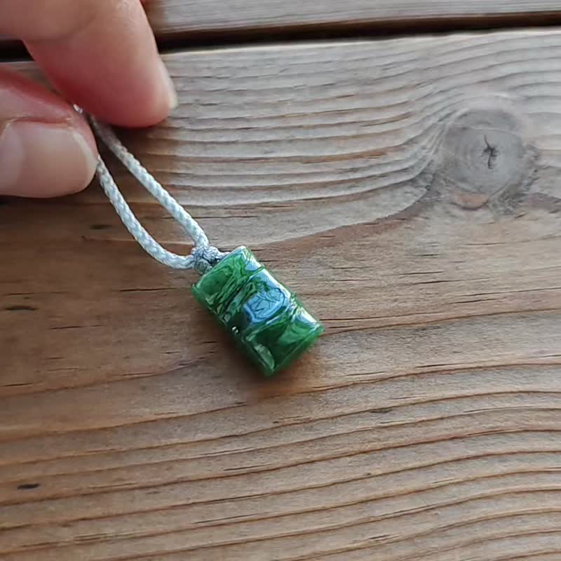 【亲翠】天然翡翠 冰辣绿精致节节高升竹节调整式绳链 - 项链 - 玉石 绿色