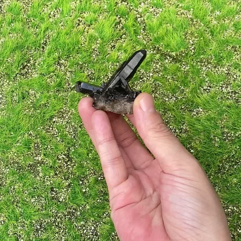 天然原矿能量可爱小迷你黑水晶簇 消磁净化 消除负能量 开运 摆件 - 摆饰 - 水晶 黑色