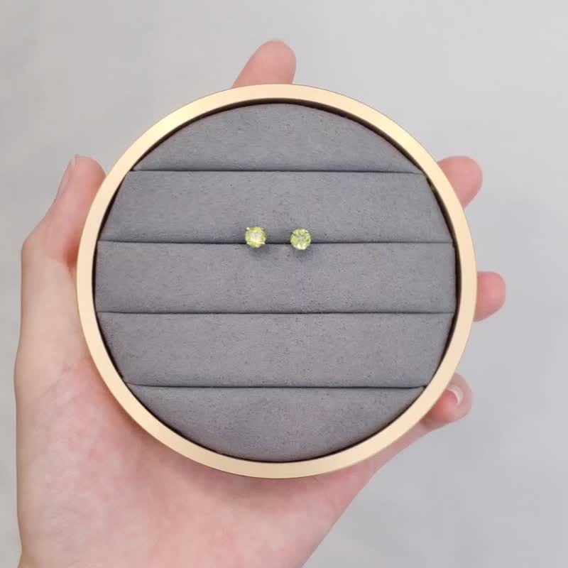 绿夏 | 橄榄石 单钻爪镶 日常穿搭 饰品 天然石 耳环 耳针 礼物 - 耳环/耳夹 - 宝石 绿色