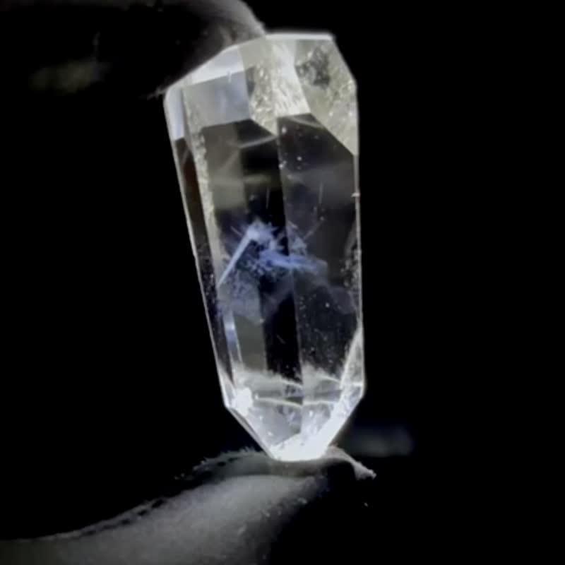 NO.23 倒金字塔 蓝针 白水晶柱 共生金云母 蓝针 水晶柱 蓝针柱 - 摆饰 - 水晶 透明