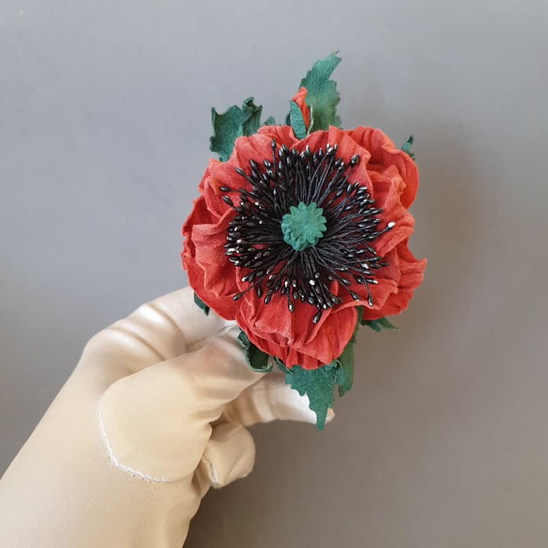 皮革胸針 Leather brooch red poppy for her or for him Leather jewelry - 胸针 - 真皮 红色
