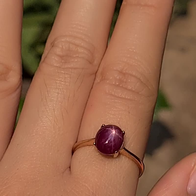 Natural heated star ruby size 6x8 mm. Rose gold plated sterling silver ring - 戒指 - 宝石 红色