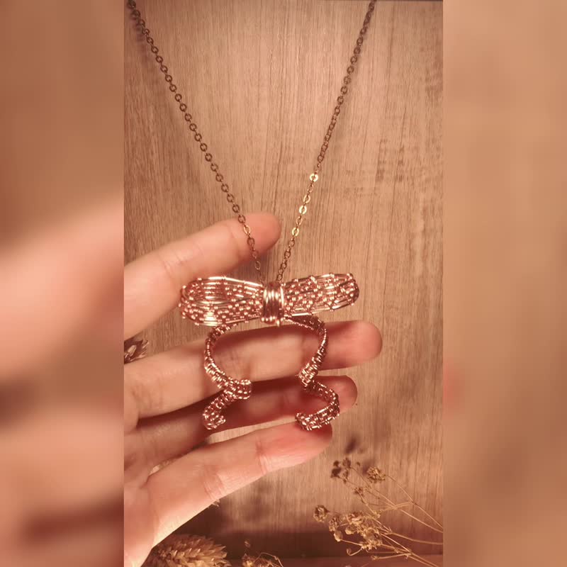 蝴蝶结项链-金属线编织 现货 玫瑰金 - 项链 - 铜/黄铜 粉红色