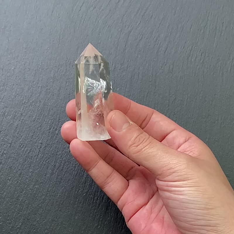 能量摆件-天使之翼 天然冰透彩虹蓝针白水晶能量柱 快速出货 - 摆饰 - 水晶 白色