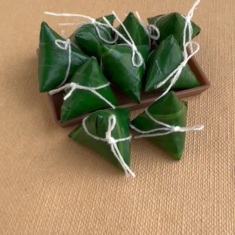 南部包叶粽 1:6 迷你粽子 南部粽 耳环 吊饰 麻竹 - 耳环/耳夹 - 粘土 绿色