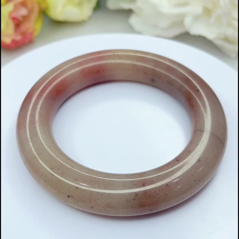 NO.114半熟莓果佘太翠玉手镯 内径56MM 圈口 意境美 手环 圆镯 - 手链/手环 - 玉石 多色