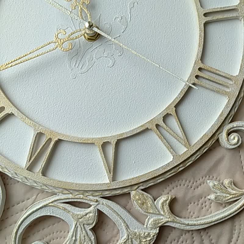 挂钟 白色小挂钟，复古风格罗马数字金饰 - 时钟/闹钟 - 木头 白色