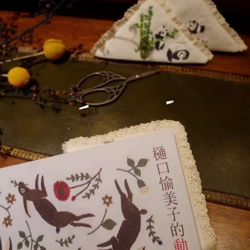 *猫熊系列书签* 手工刺绣 猫熊花草书签 - 书签 - 绣线 