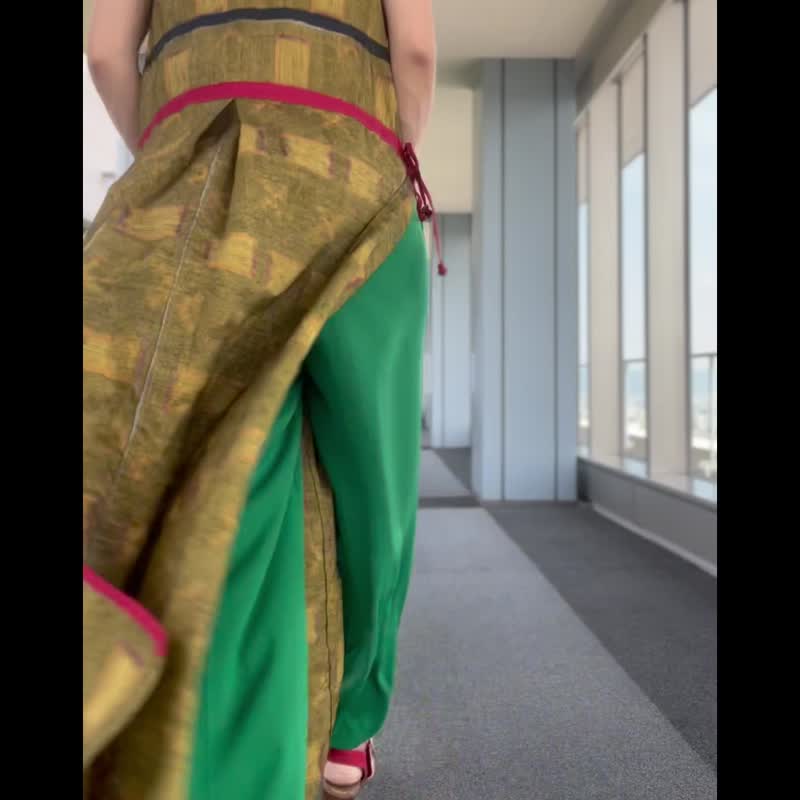 再次贩售 全新和服布料 水洗感凉爽的久米岛䌷制成改良式旗袍长版背心 宽松尺码 - 洋装/连衣裙 - 丝．绢 绿色