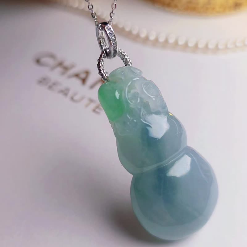 招财•福气•避邪|缅甸A货翡翠冰胶绿•蓝飘花葫芦纯银吊坠 - 项链 - 玉石 