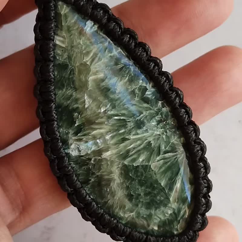 大号 SERAPHINITE（斜绿石）吊坠，稀有天使能量平静石 - 项链 - 宝石 绿色