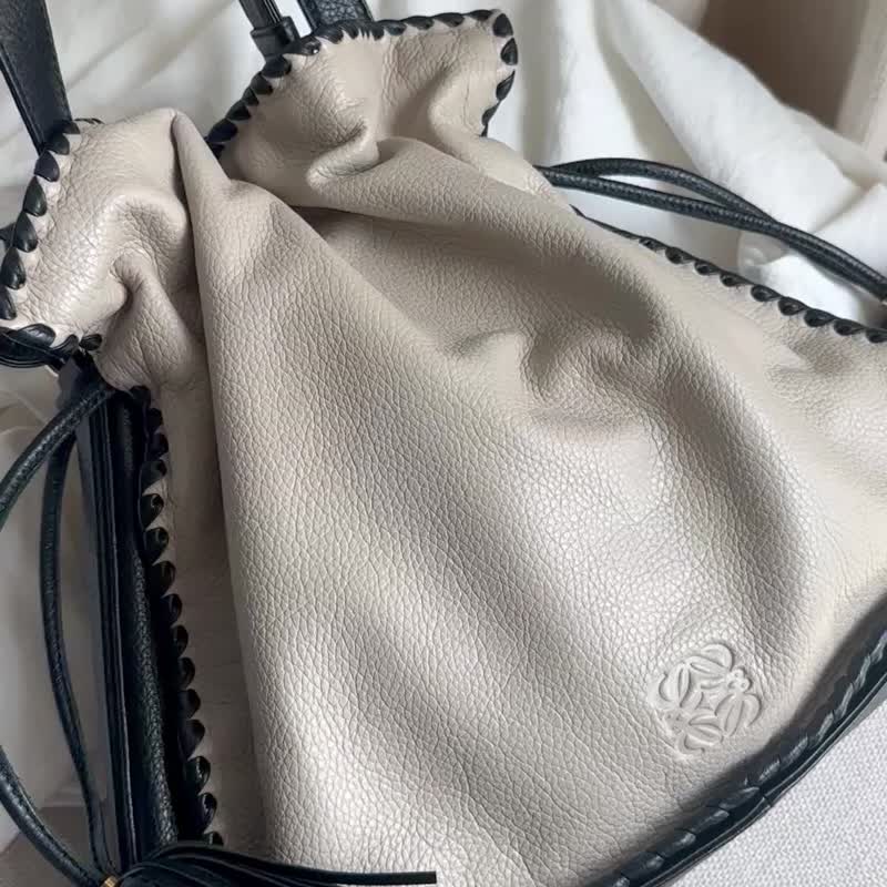 稀有绝美中古包Loewe Vintage牛皮外缝双色拼接福袋束绳包 - 束口袋双肩包 - 真皮 