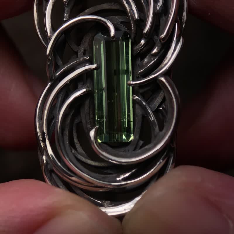 碧玺 / 电气石 / 绿色的闪光带一点蓝 - 项链 - 宝石 绿色