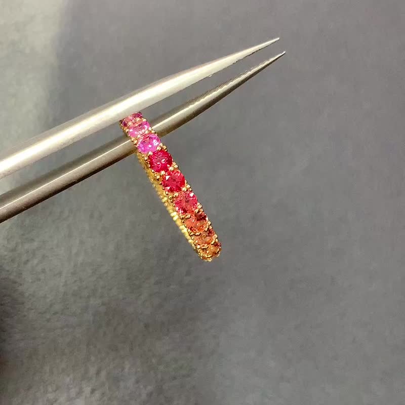 幸运小金珠千谷粒彩虹糖霜彩色宝石彩色刚玉彩色蓝宝石戒指 18k 金 - 戒指 - 宝石 多色