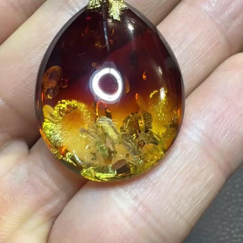 美丽的樱桃金琥珀吊坠 闪闪发光 波罗的海琥珀吊坠 琥珀珠宝 - 项链 - 半宝石 红色