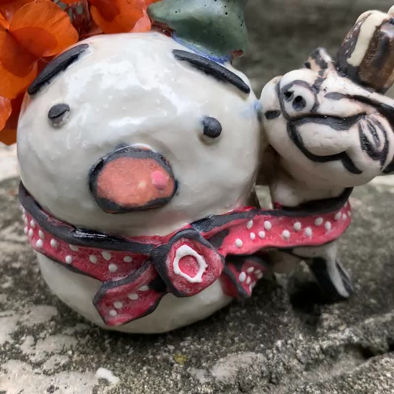 好朋友-雪鸟与微笑狗狗/陶瓷公仔/瓷偶/小花器/疗愈 - 玩偶/公仔 - 陶 粉红色