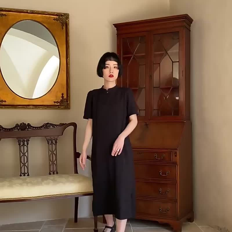 黑色 古典中式玫瑰浮雕旗袍洋裝 立領提花微泡泡袖少女連身裙 - 洋装/连衣裙 - 聚酯纤维 黑色
